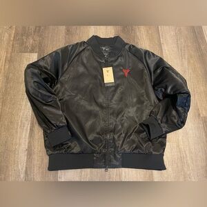 Nike Kobe Year of Mamba Therma-FIT Insulated Jacket.
- Size L Men.